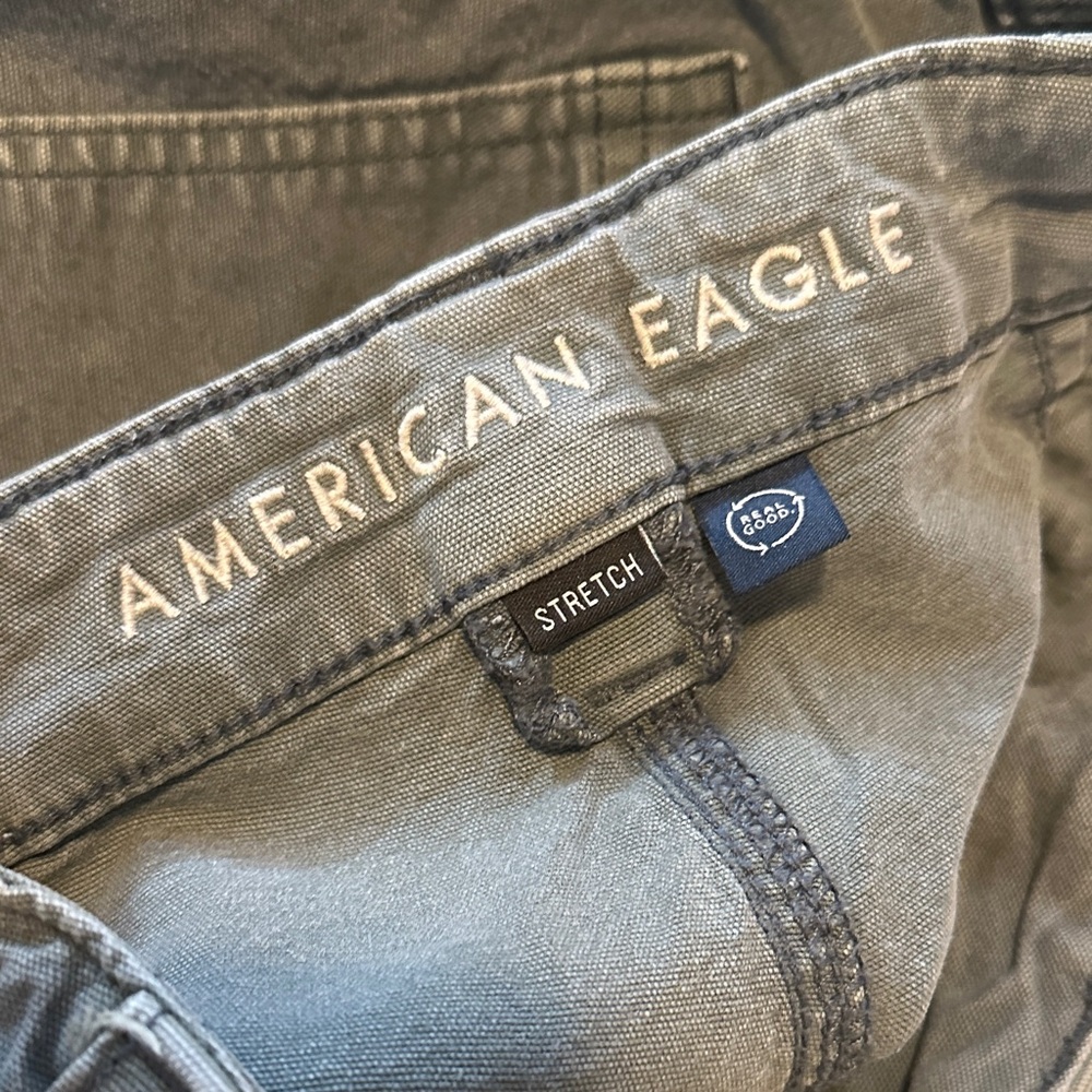 American Eagle Army Green Cargo Pants - Picture 3 of 3